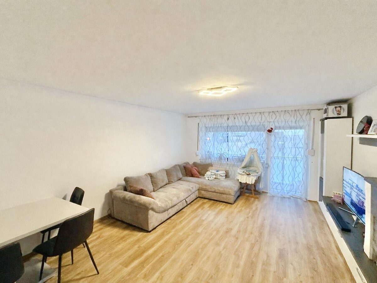 Wohnung 1, 3-Zimmer-Wohnung, Erdgeschoss rechts